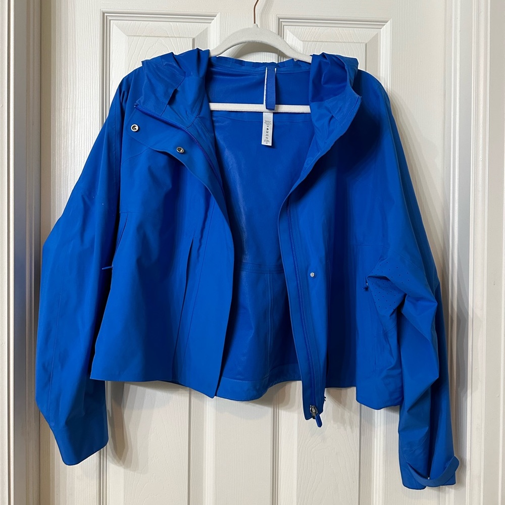 Lululemon rain chaser jacket